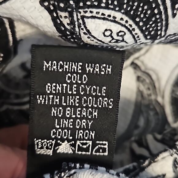 Geoffrey Beene Sport Black White Floral A Line Skirt Sz 4 - Picture 9 of 9